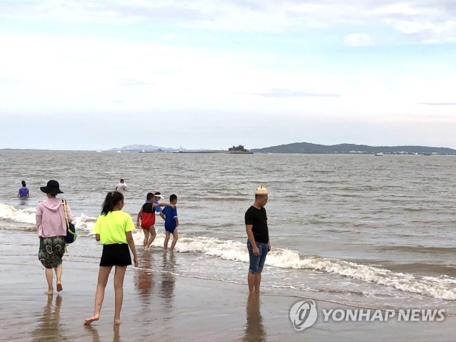 중국 푸젠성 샤먼 해안에서 볼 수 있는 대만 진먼다오 [연합뉴스 자료사진]