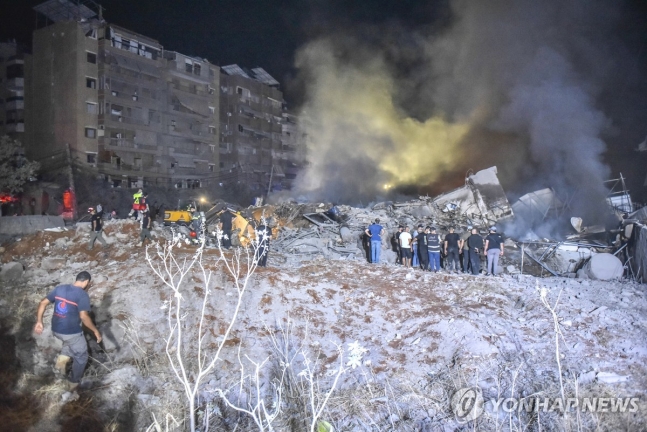 이스라엘군이 헤즈볼라 지도자 하산 나스랄라를 겨냥해 공습을 가한 레바논 수도 베이루트 남부 교외의 건물이 폐허로 변했다. [UPI 연합뉴스. 재판매 및 DB 금지]